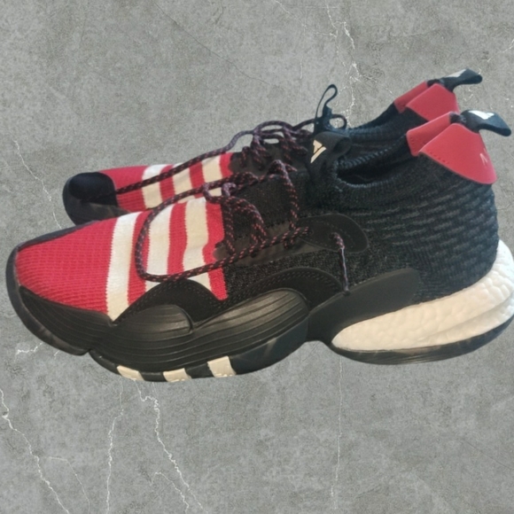 Trae Young 2 Chinese New Year - Picture 2 of 4